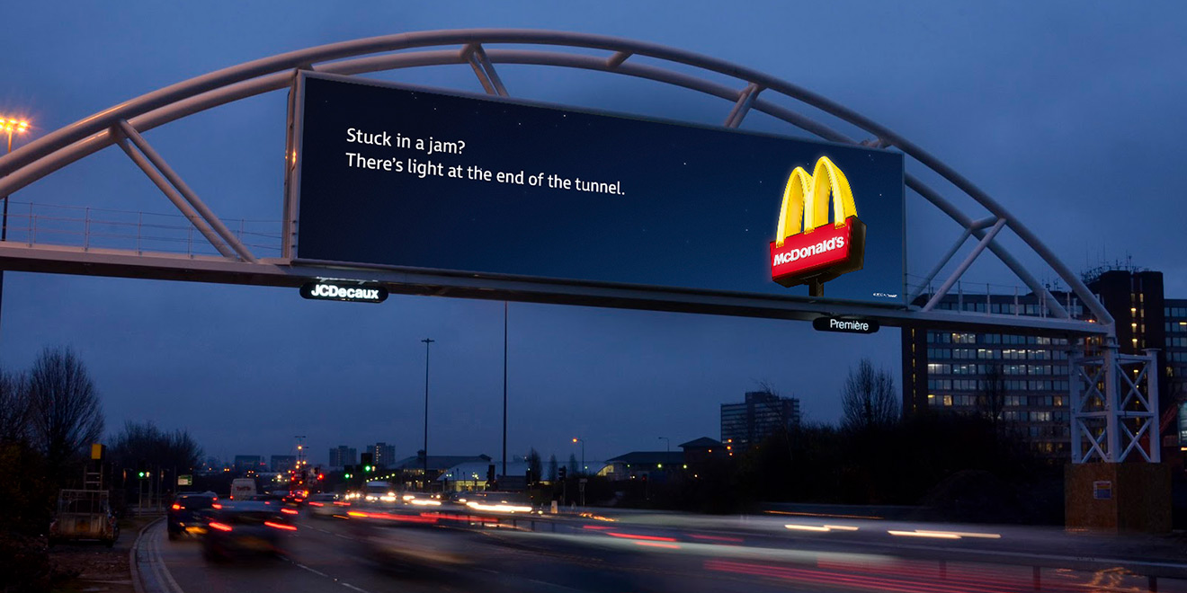 McDonald’s ทำบิลบอร์ดอัจฉริยะ เล่นกับความหิวโหยของคนบนถนนที่รถแสนติด